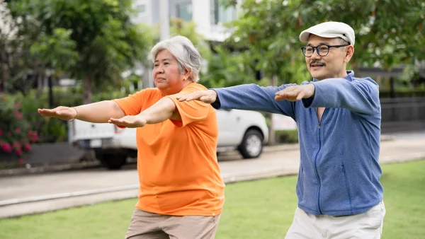 8 Olahraga untuk Lansia Jenis, Manfaat & Tips Aman